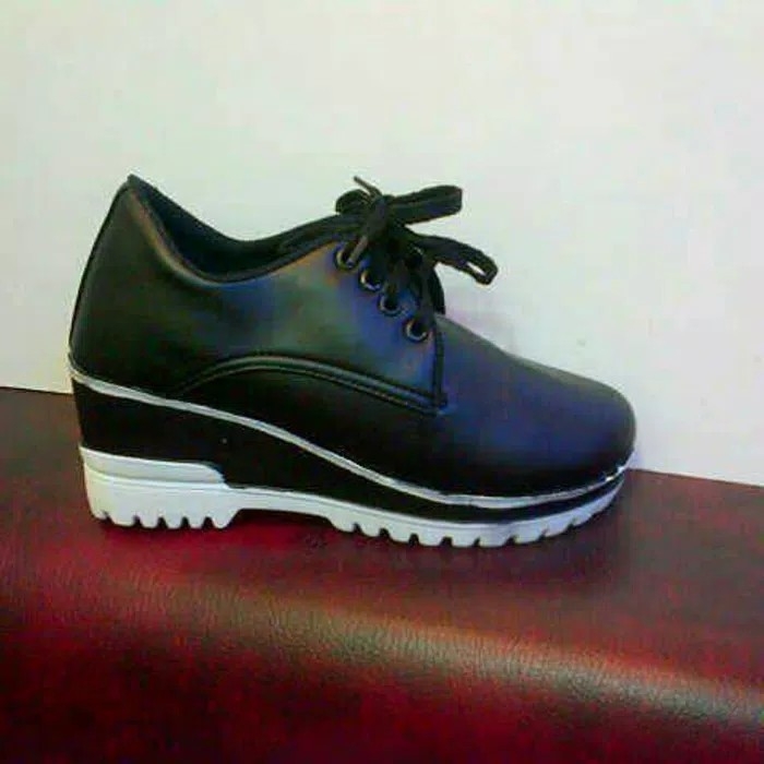 Boots Docmart Vm12 Hitam 3