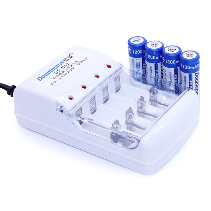 DOUBLEPOW Charger Baterai 4 slot for AA/AAA with 4 PCS AA Battery 1200