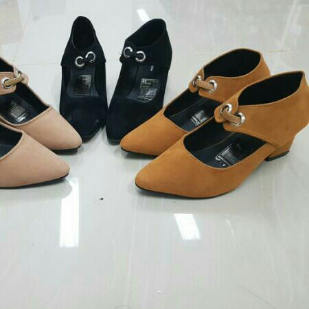 High Heels IM02 Hitam 2