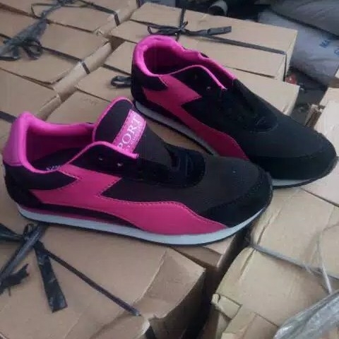 KETS SPON SPORT HITAM  FANTAABU PINK  TOSCA 2