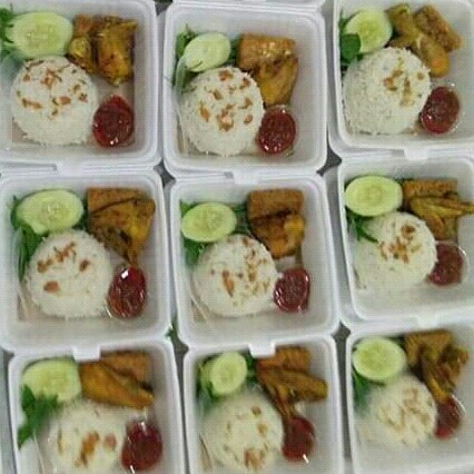 Nasi Kuning Ayam Goyeng 4