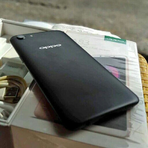 Oppo A 83 2