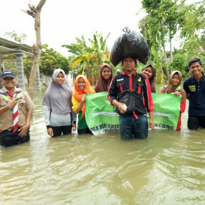 Pembagian Bantuan 2