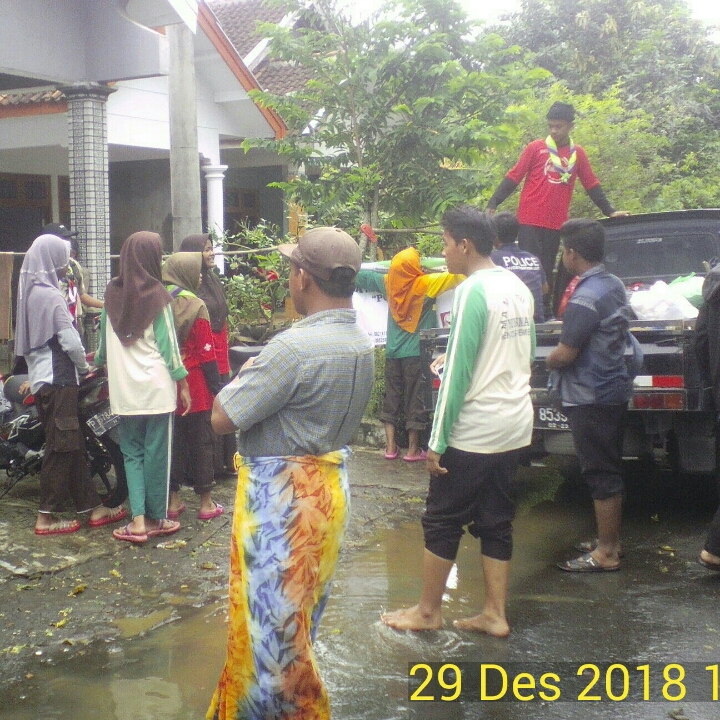 Pembagian Bantuan 5