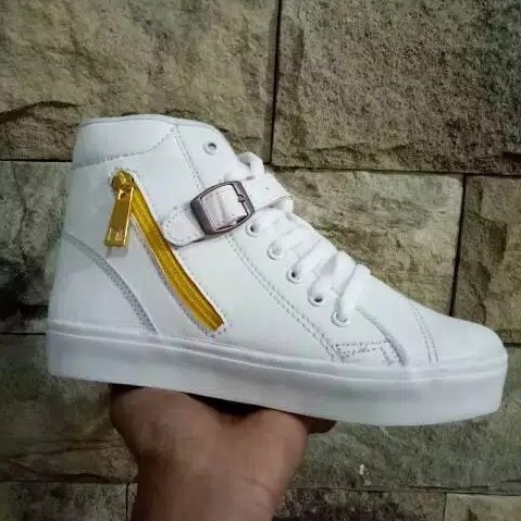 SEPATU BOOT ANBU PUTIH 2