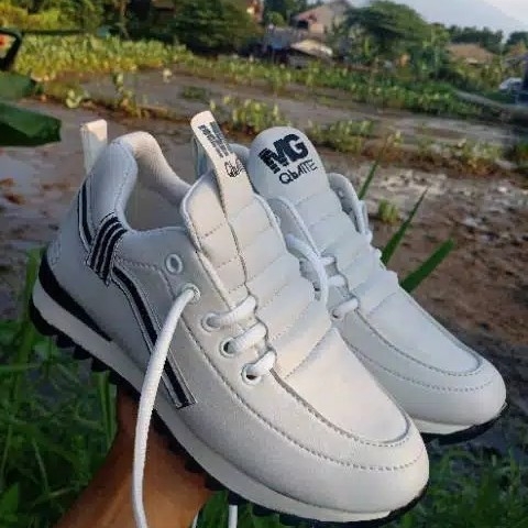 SEPATU BOOT MG PUTIH 3