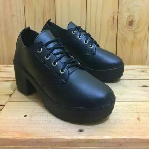 SEPATU BOOT STYLE HITAM 2