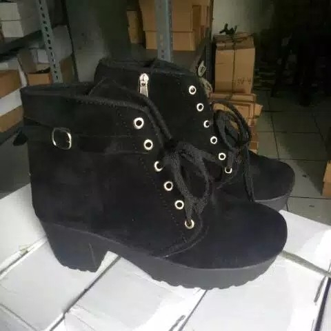 SEPATU BOOT ZIPER HITAM 3