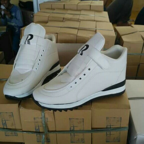 Sepatu Boots R3 Putih 2