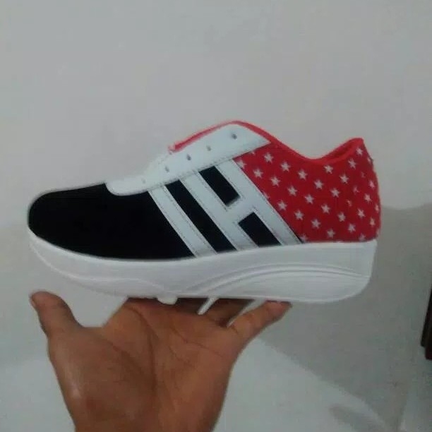 Sepatu Kets Bintang HI Hitam Merah Combine 2