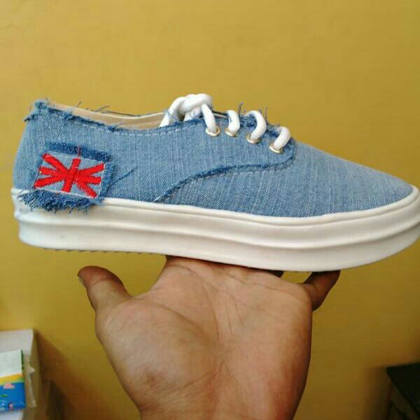 Sepatu Kets England 2