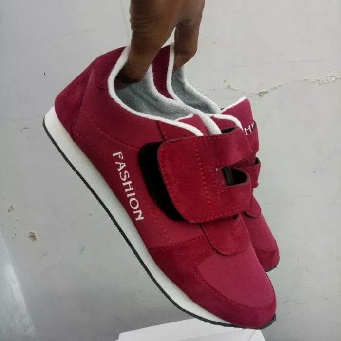 Sepatu Kets Fashion Maroon 2