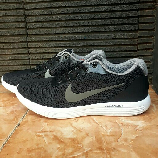 Sepatu Nike Lunarlon 2