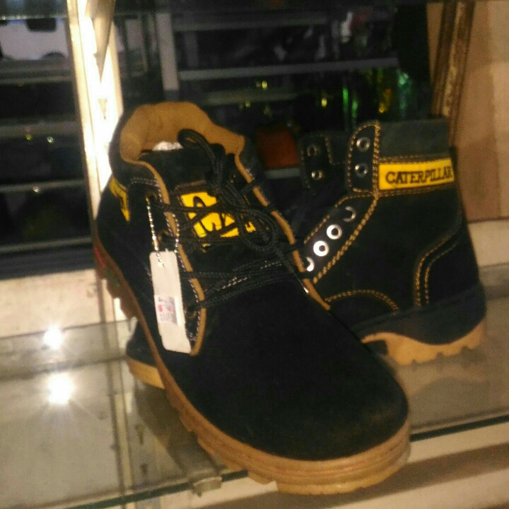 Sepatu Pria Caterpilar  2