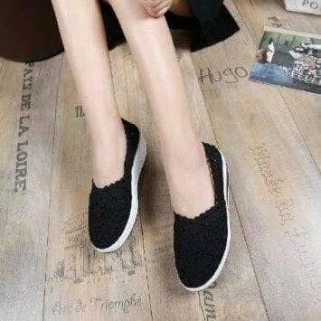 Sepatu Slip On Brukat Emory Hitam 2