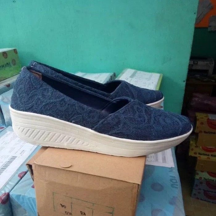 Sepatu Slip On Brukat Emory Navy 2