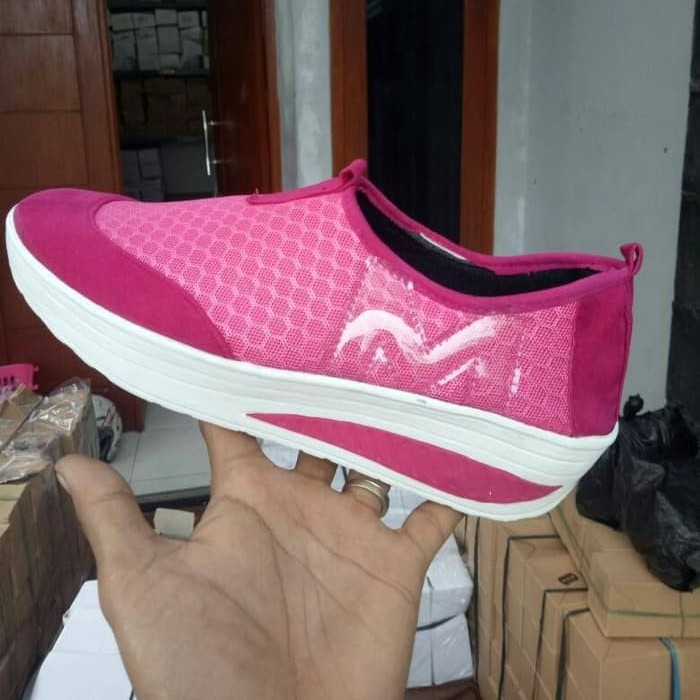 Sepatu Slip On M Jala Magenta 3