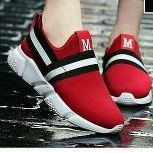 Sepatu Slip On Momo Merah 2