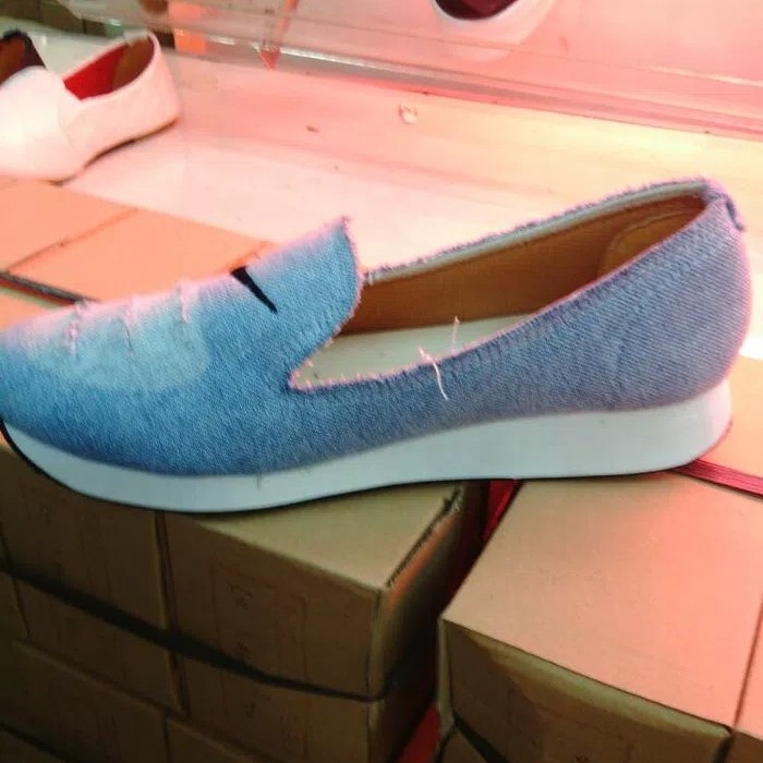 Sepatu Slip On Nike Biru 2