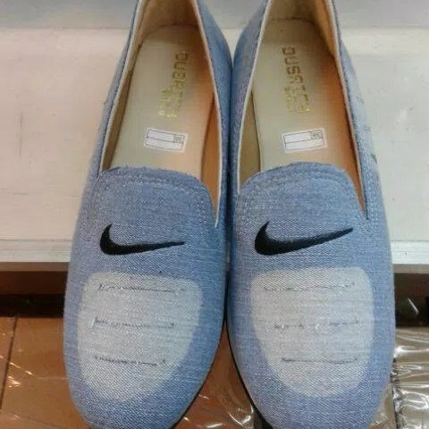 Sepatu Slip On Nike Biru 3