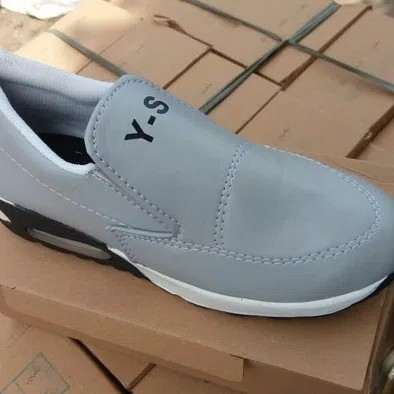 Sepatu Slip On Y-S Abu 2