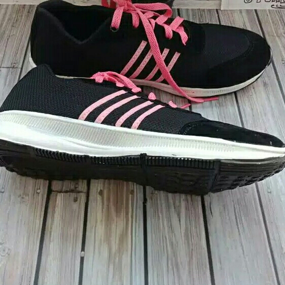 Sepatu Strip Pink 2