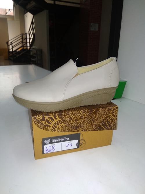 Sepatu Slip On Wanita LTG BCL 582 5