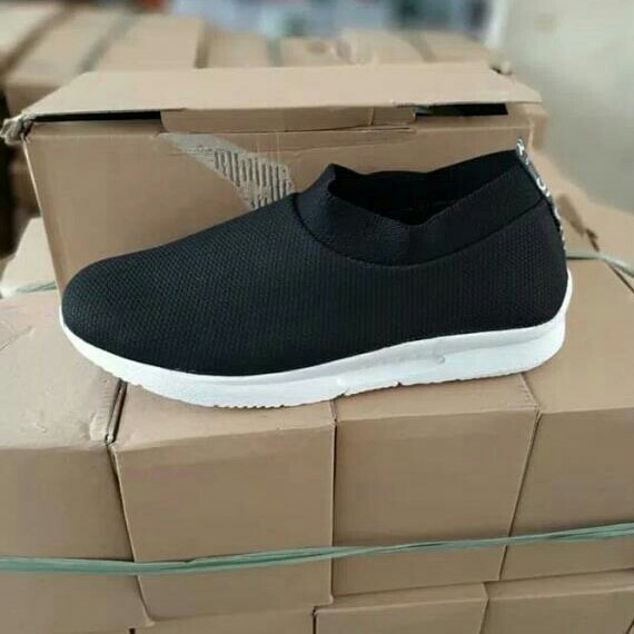 Slipon New Vegasus Hitam 2