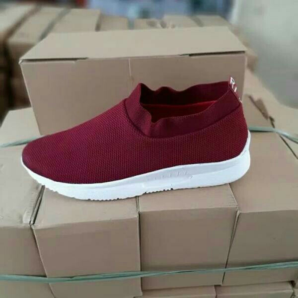 Slipon New Vegasus Maroon 2