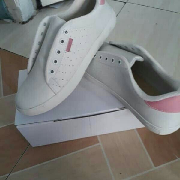 Sneakers JM33 Putih Pink 2