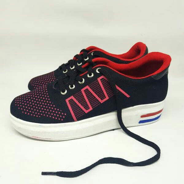 Sneakers Mm Hitam List Merah 2