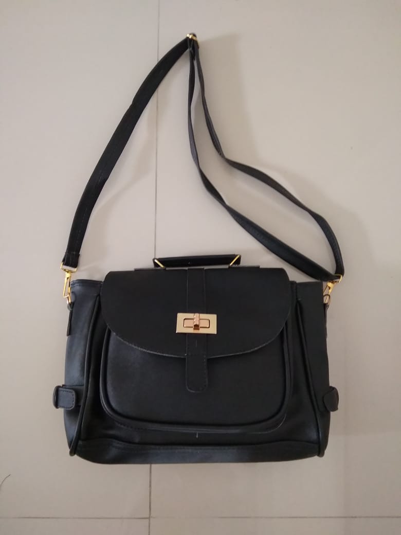 Tas Wanita Hitam LP 17 5