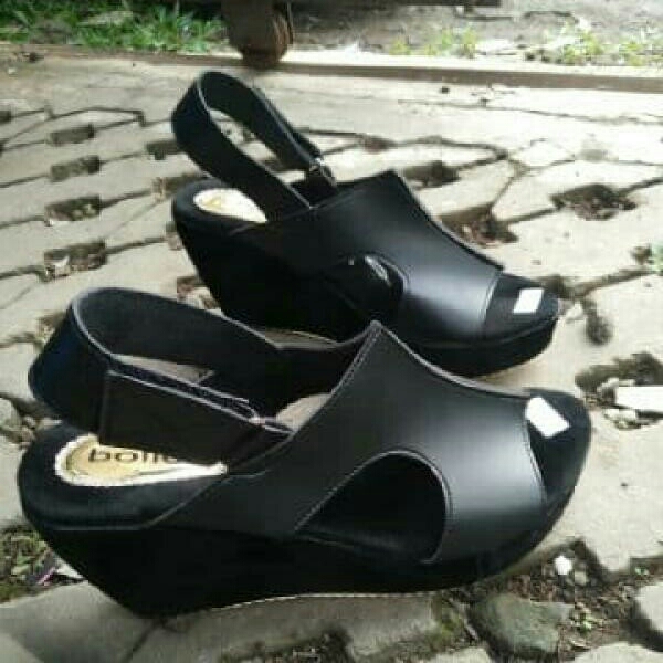 Wedges  DHL Hitam 2