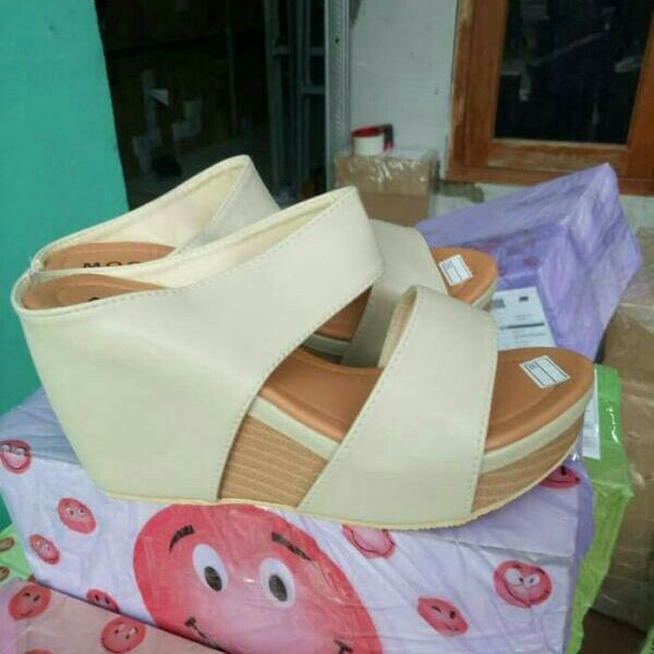 Wedges Ban Krem 2