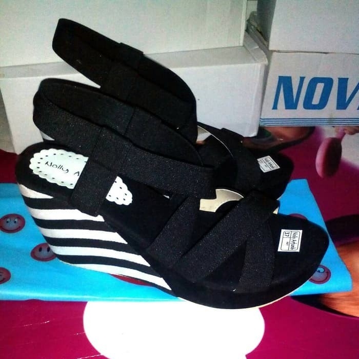 Wedges Blaster Hitam Putih Canvas 2