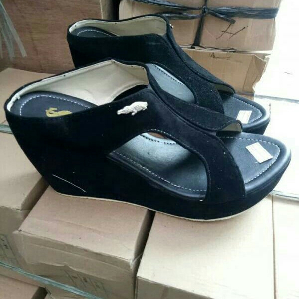 Wedges Buaya Hitam 2