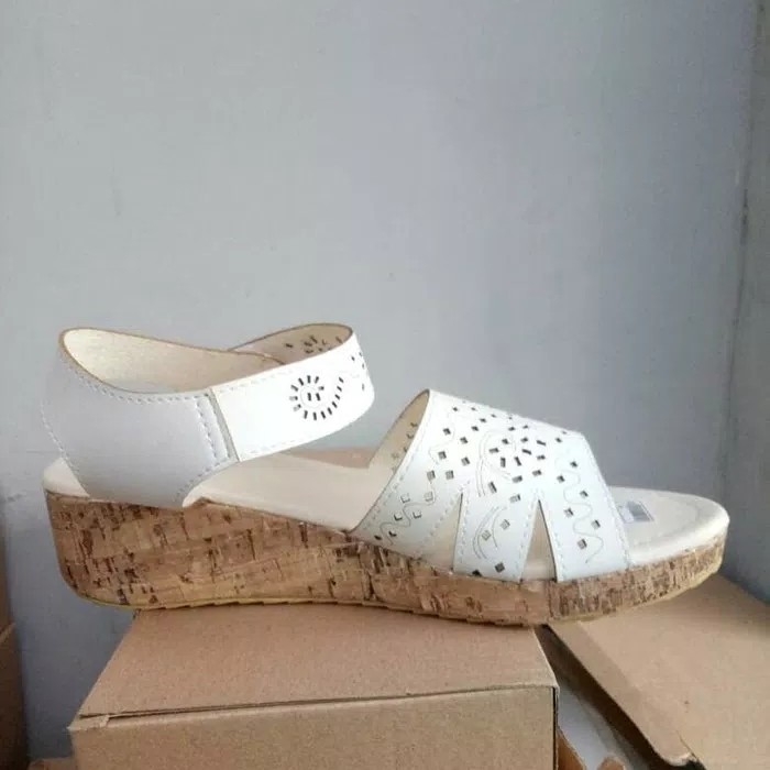 Wedges Erlas Putih 2