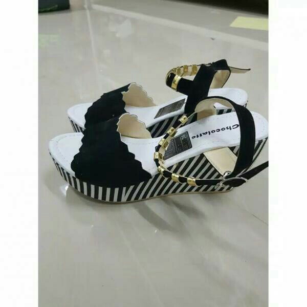 Wedges HR05 Hitam 2