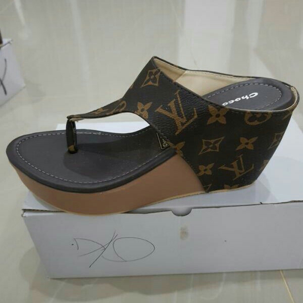 Wedges MR03 Coklat 2