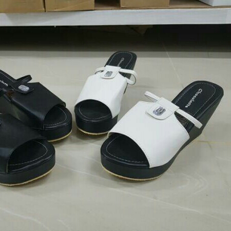 Wedges MR115 PUTIH 2