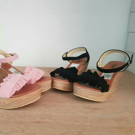 Wedges PH03 Hitam 2