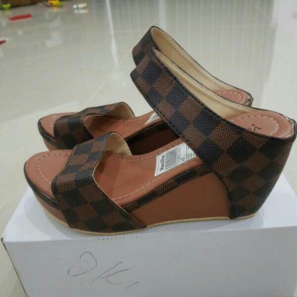 Wedges US49 Coklat 2