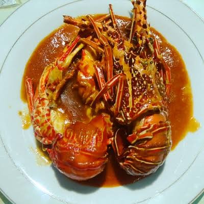 Lobster isi dua