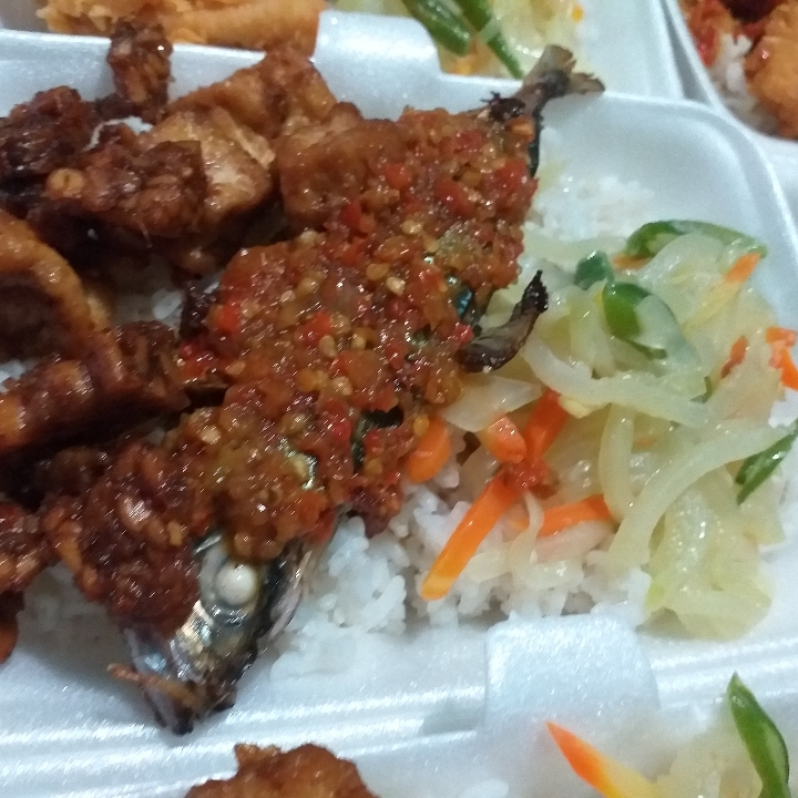 1 PAKET NASI IKAN BAKAR