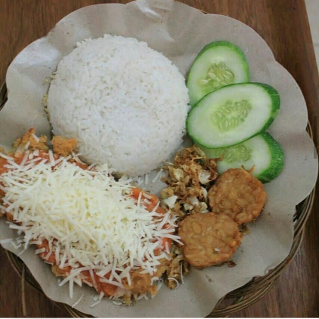 AYAM GEPREK KEJU