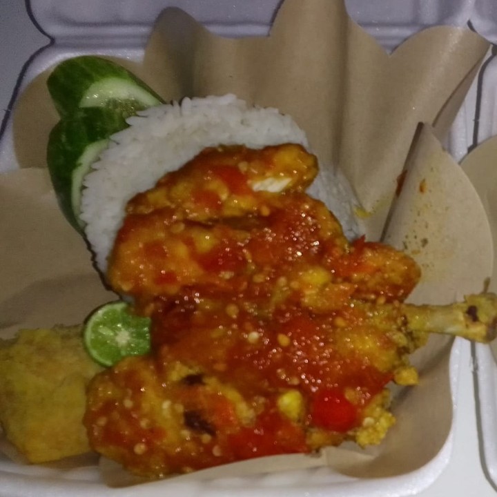 AYAM GEPREK KOMPLIT