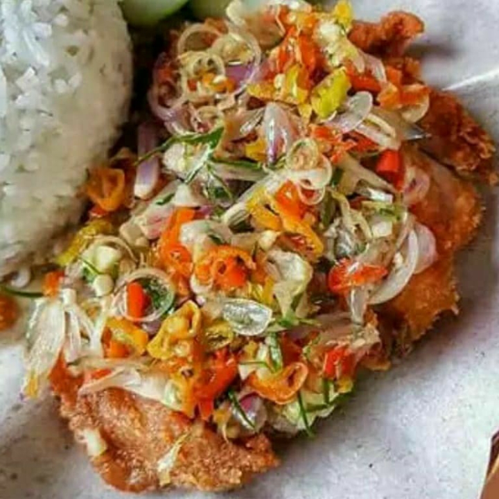 AYAM GEPREK MATAH PAKAI NASI 