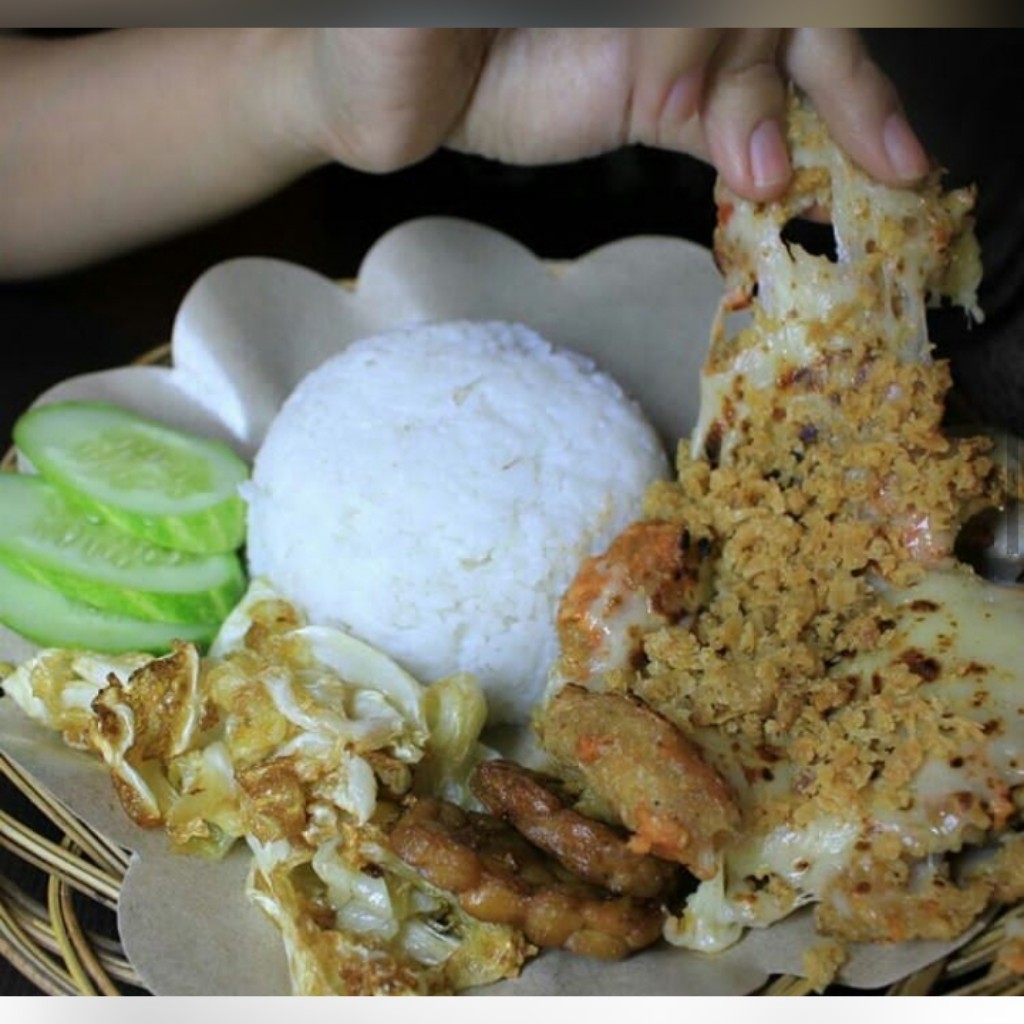 AYAM GEPREK MOZARELLA