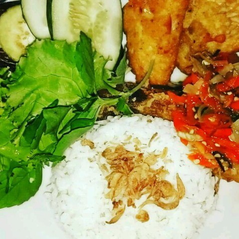 AYAM GEPREK SAMBAL MATAH