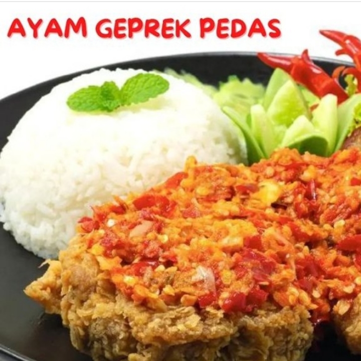 AYAM GEPREK SAMBAL MERAH